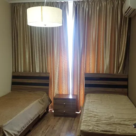 Golden Line, Private Rm 214 아파트